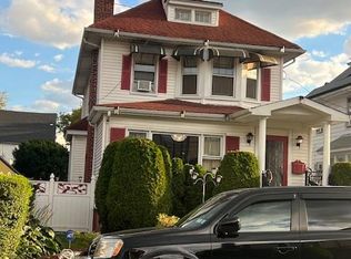 14824 Kalmia Ave, Flushing, NY 11355