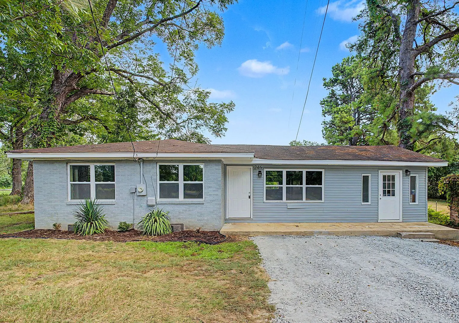 Renovated 4 Bedroom 2 Bath Home for Rent!! — Photo 2