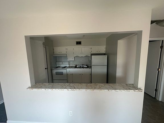 2nd image of 9949 Kennedy Ave APT 5
