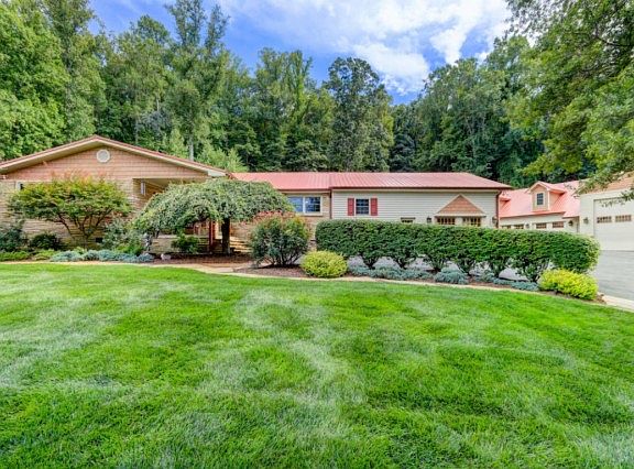 3rd image of 10904 Melton View Ln