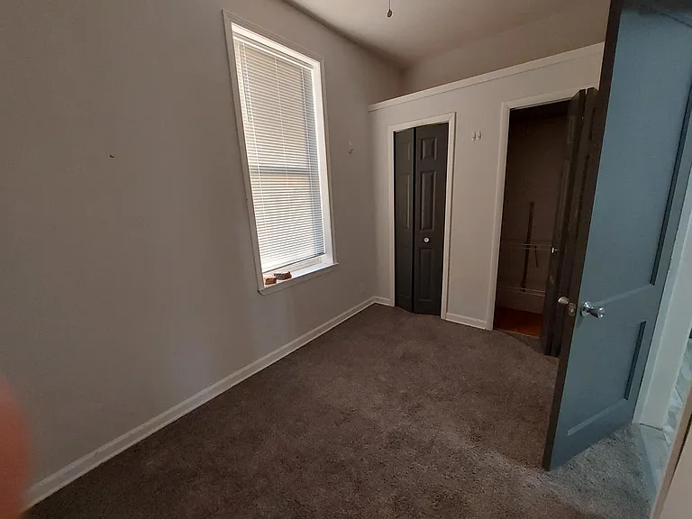 2652 W Iowa St #3R — Photo 6