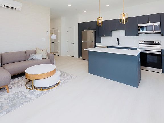 4th image of 520 S Caroline St #202