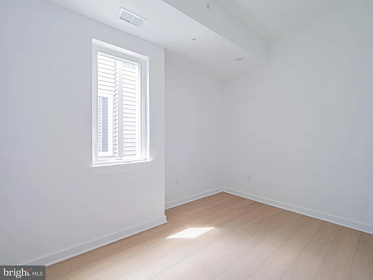 2403-2407 W Thompson St #6 — Photo 10