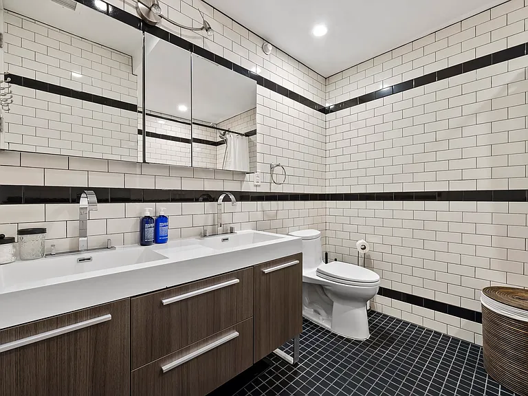 819 De Kalb Ave #2 — Photo 14