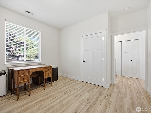 5th image of 533 Second Street