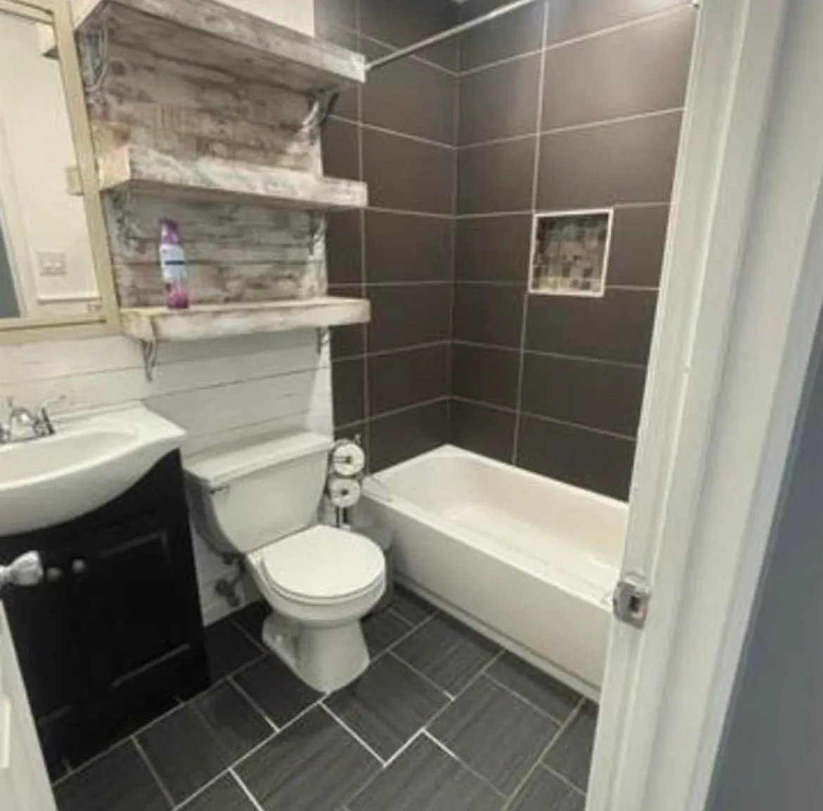 1 bed, 694 sqft, $1,615 — Photo 4