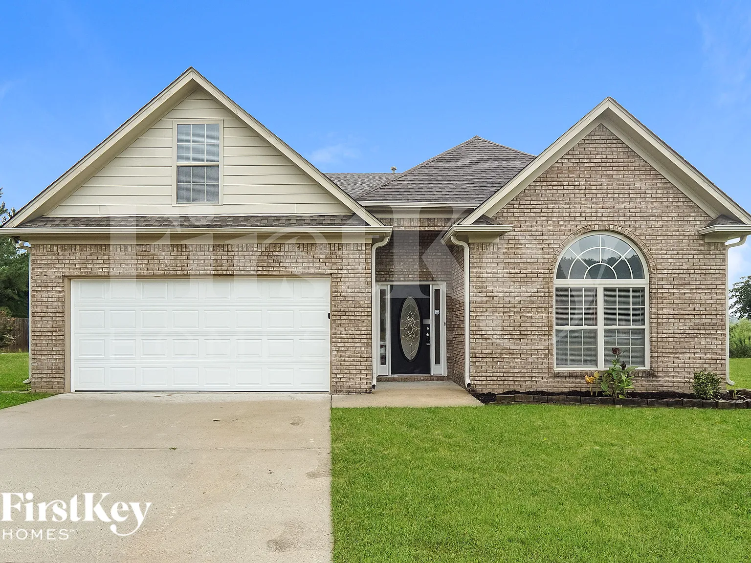 4 bed, 2.0 bath, 1784 sqft, $2,090 — Photo 1