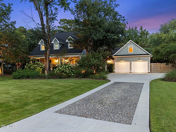 2nd image of 5725 Oak Bluff Lane