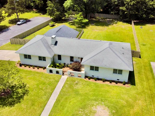 2200 Canterbury Road, Kinston, NC 28504