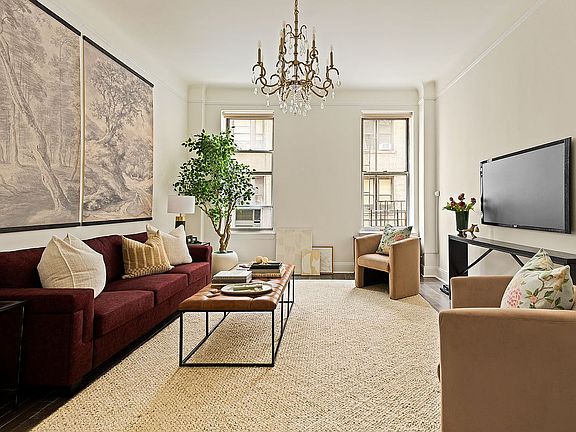 2nd image of 318 W 100th St APT 1D