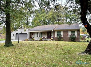 332 Sunset Dr, Defiance, OH 43512