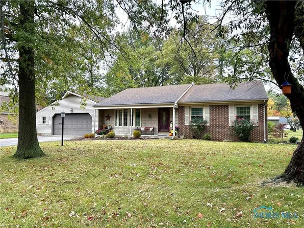332 Sunset Dr, Defiance, OH 43512