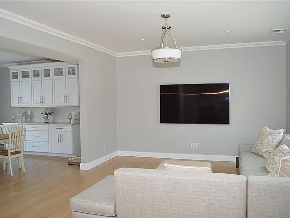 5th image of 2 Fairfax Dr