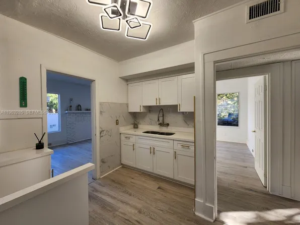 1311 11th Ave S, Saint Petersburg, FL 33705