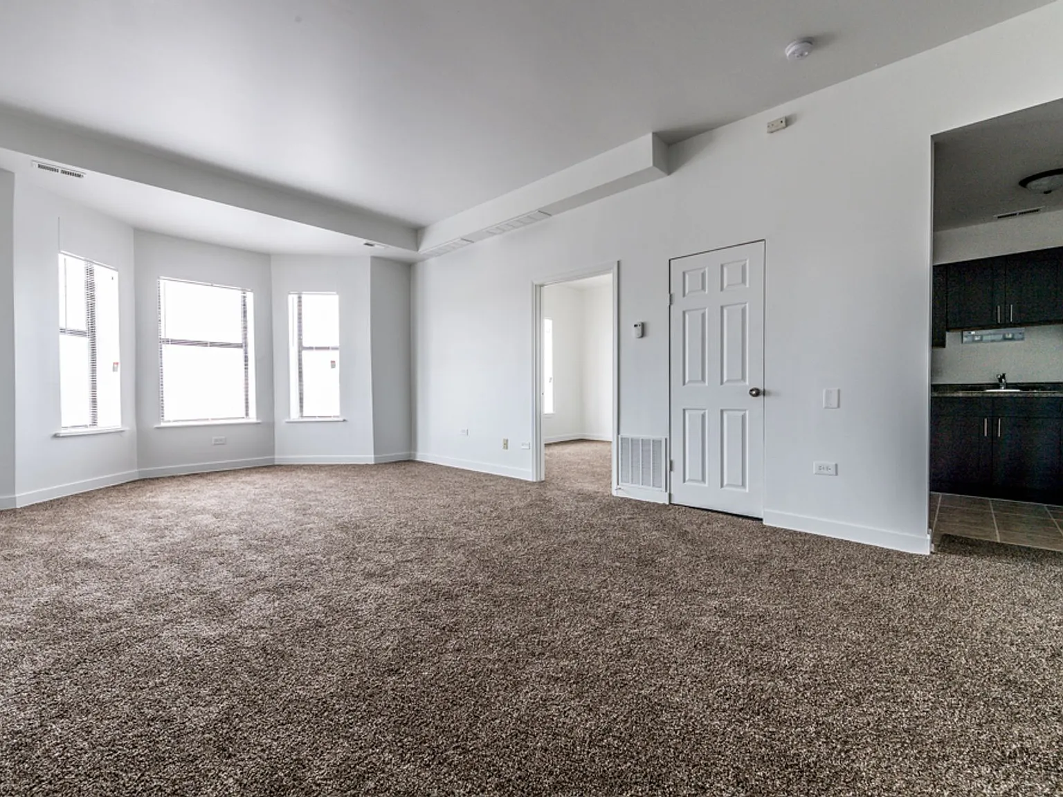 9001 S Commercial — Photo 4