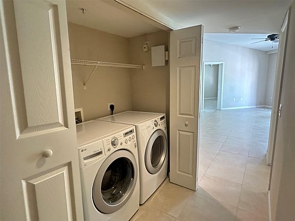 5th image of 2005 SE 10th Avenue #409