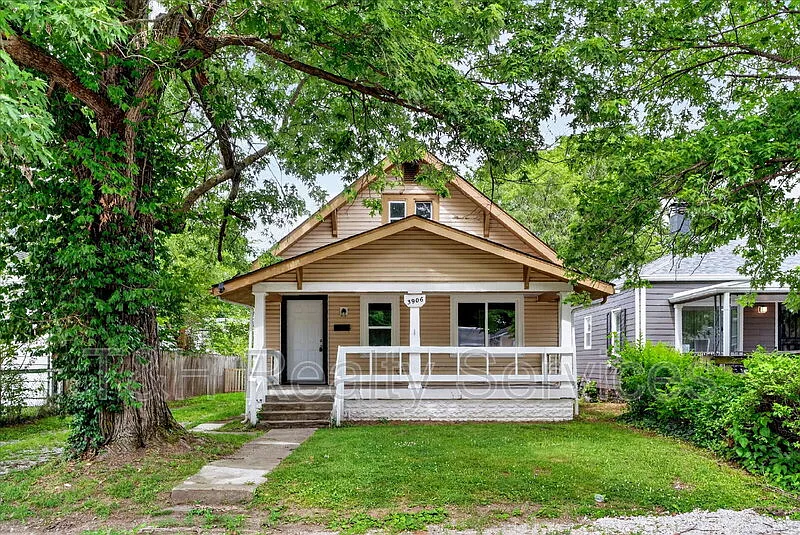 3 bed, 2.0 bath, 1904 sqft, $1,700 — Photo 2