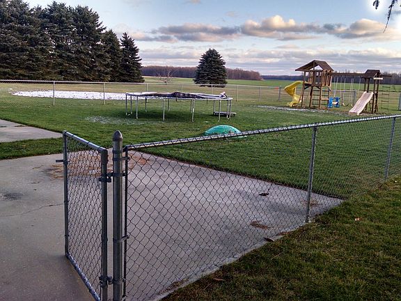 2nd image of 4387 W Grand Ledge Hwy