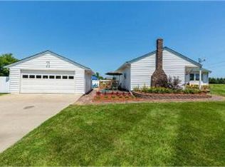 217 10th St, Maxwell, IA 50161