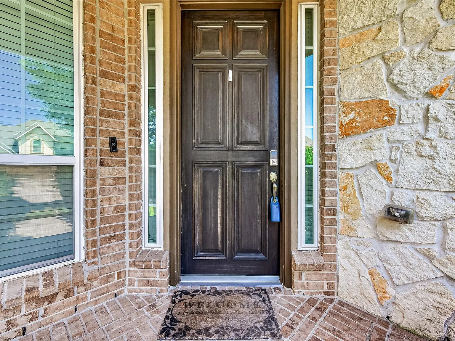 4 bed, 3.5 bath, 3066 sqft, $3,700 — Photo 2
