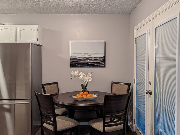 3rd image of 1303 Mountain Meadows Way