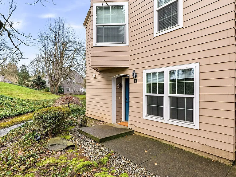 8540 SW Curry Dr #B — Photo 2