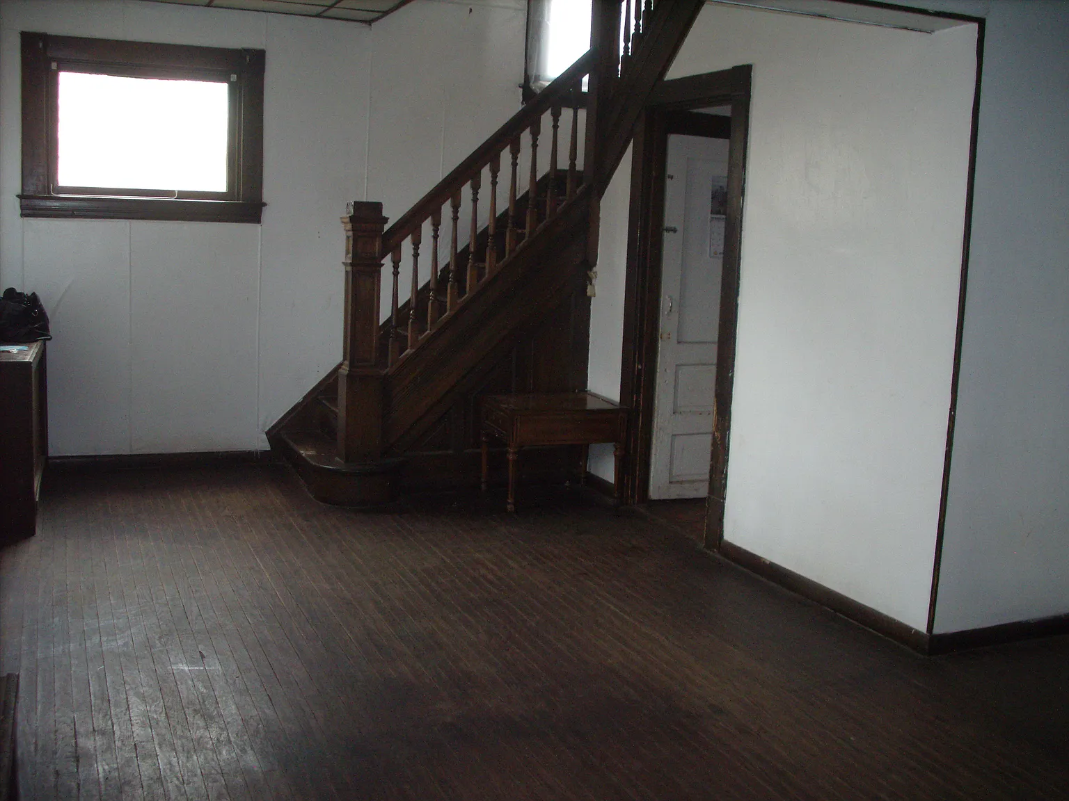 1932 Mountford Ave photo 1