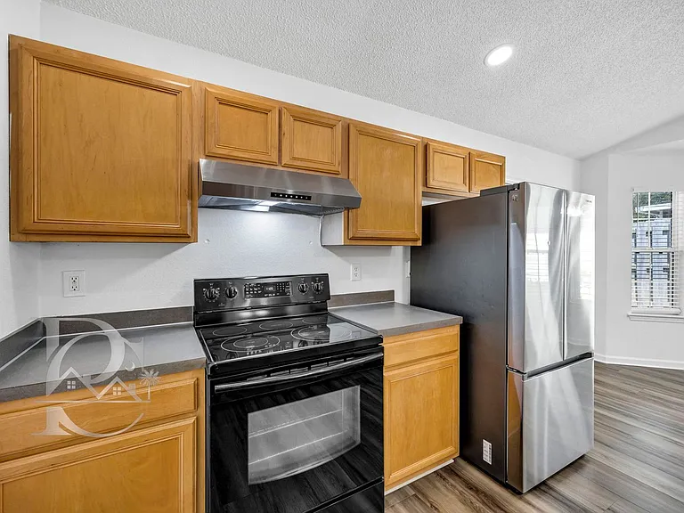 112 Ivy Garden Ln — Photo 11