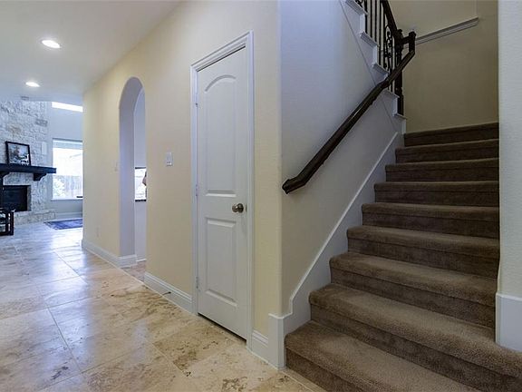 5th image of 15512 Bluffdale Dr