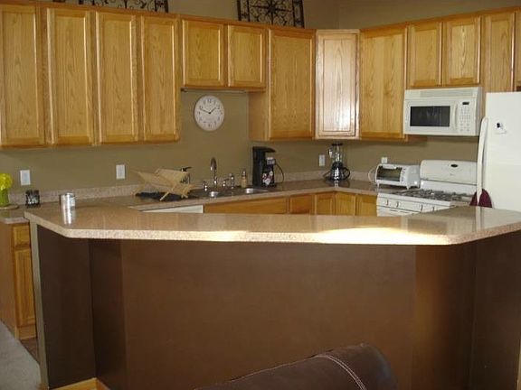 4th image of 2966 18th Ave E
