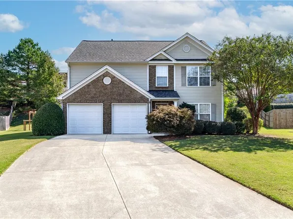 1049 Pine Isle Ct, Sugar Hill, GA 30518