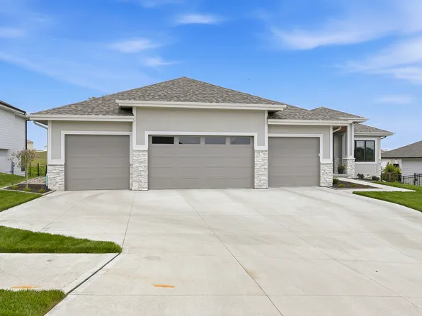 10114 Laramie St, Papillion, NE 68046
