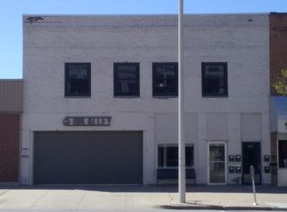 327 S 11th St, Lincoln, NE 68508