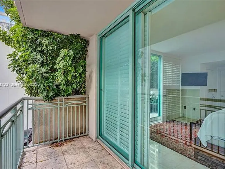 3400 SW 27th Ave #206 — Photo 12