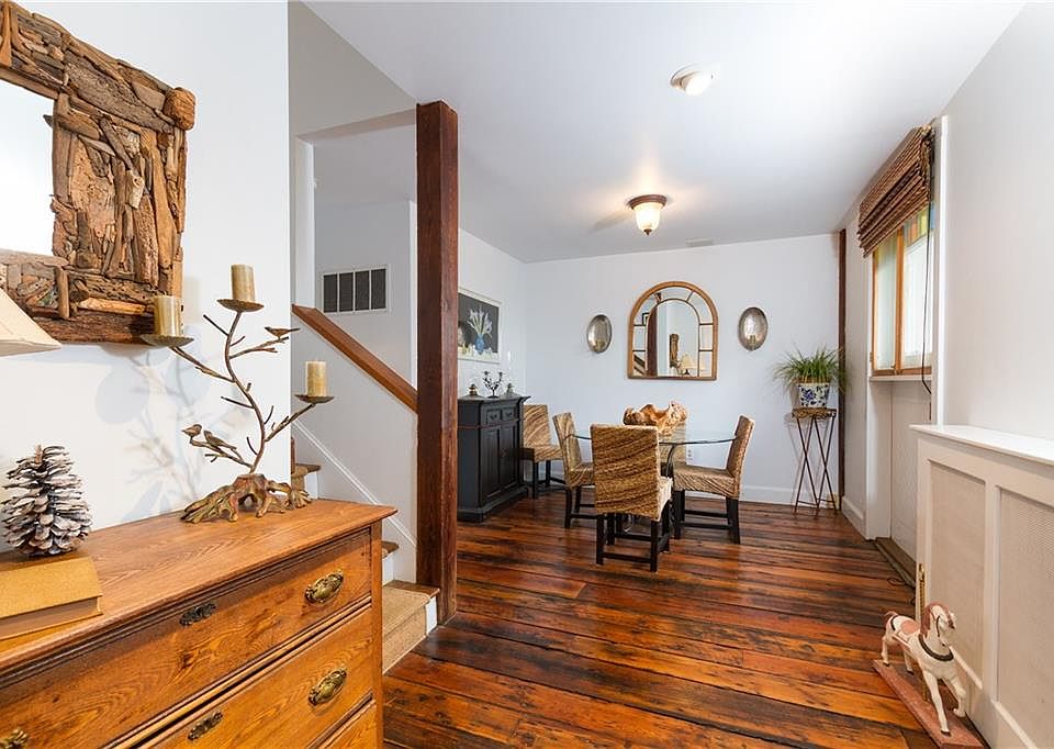 103 Coggeshall Ave Newport RI Zillow