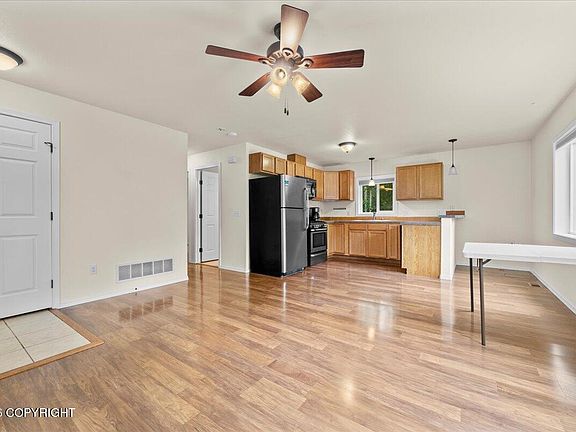 4th image of 8061 W Swan Dr