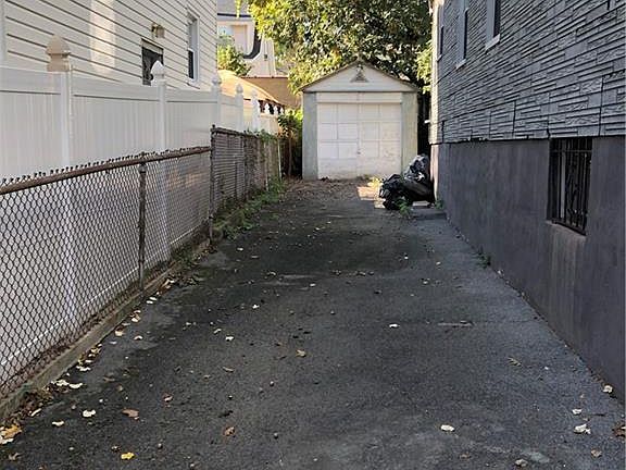 3rd image of 4347 Grace Ave