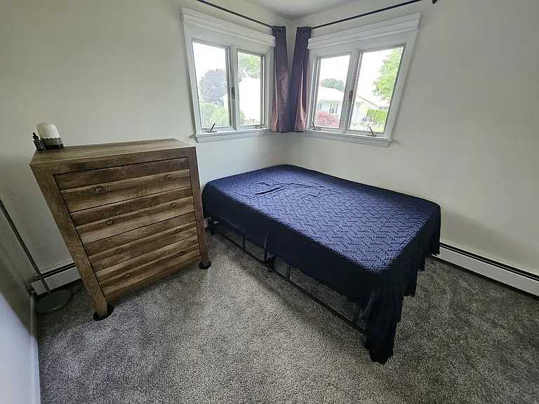 100 Michael Dr — Photo 2