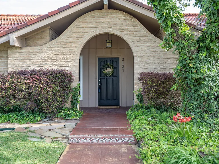 2121 Sunrise Trl — Photo 1