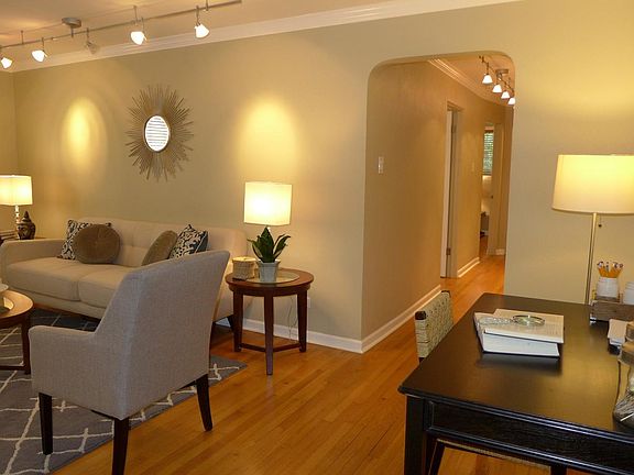 5th image of 1055 E Ellsworth Ave Unit 23