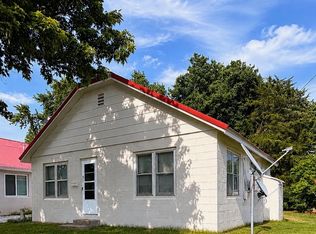 211 NW 6th St, Checotah, OK 74426