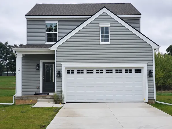 303 Oak Dr, Marshall, MI 49068