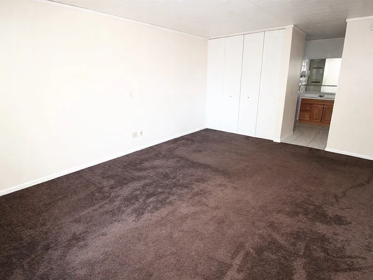 1BR - Bedroom + Bathroom