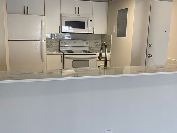 4th image of 3800 NE 168th St #300