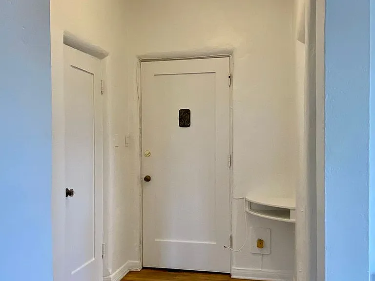 369 N Spaulding Ave — Photo 3