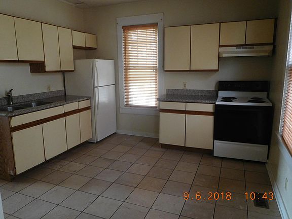 3rd image of 642 S 19th St APT 2