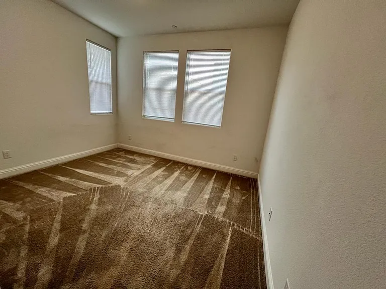 1335 Orchid Ct — Photo 17