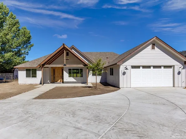 23911 Coral Springs Ln, Tehachapi, CA 93561
