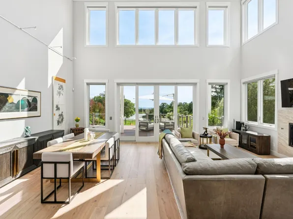 4990 Lakepointe Circle, Santa Rosa, CA 95403