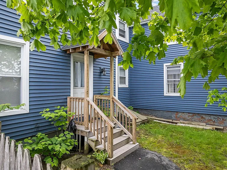 15 Seavey St — Photo 8